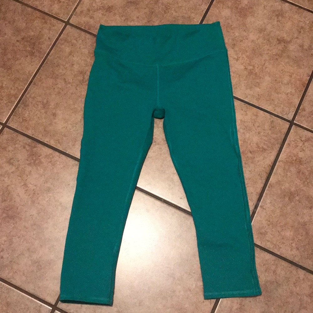 Green fabletics leggings